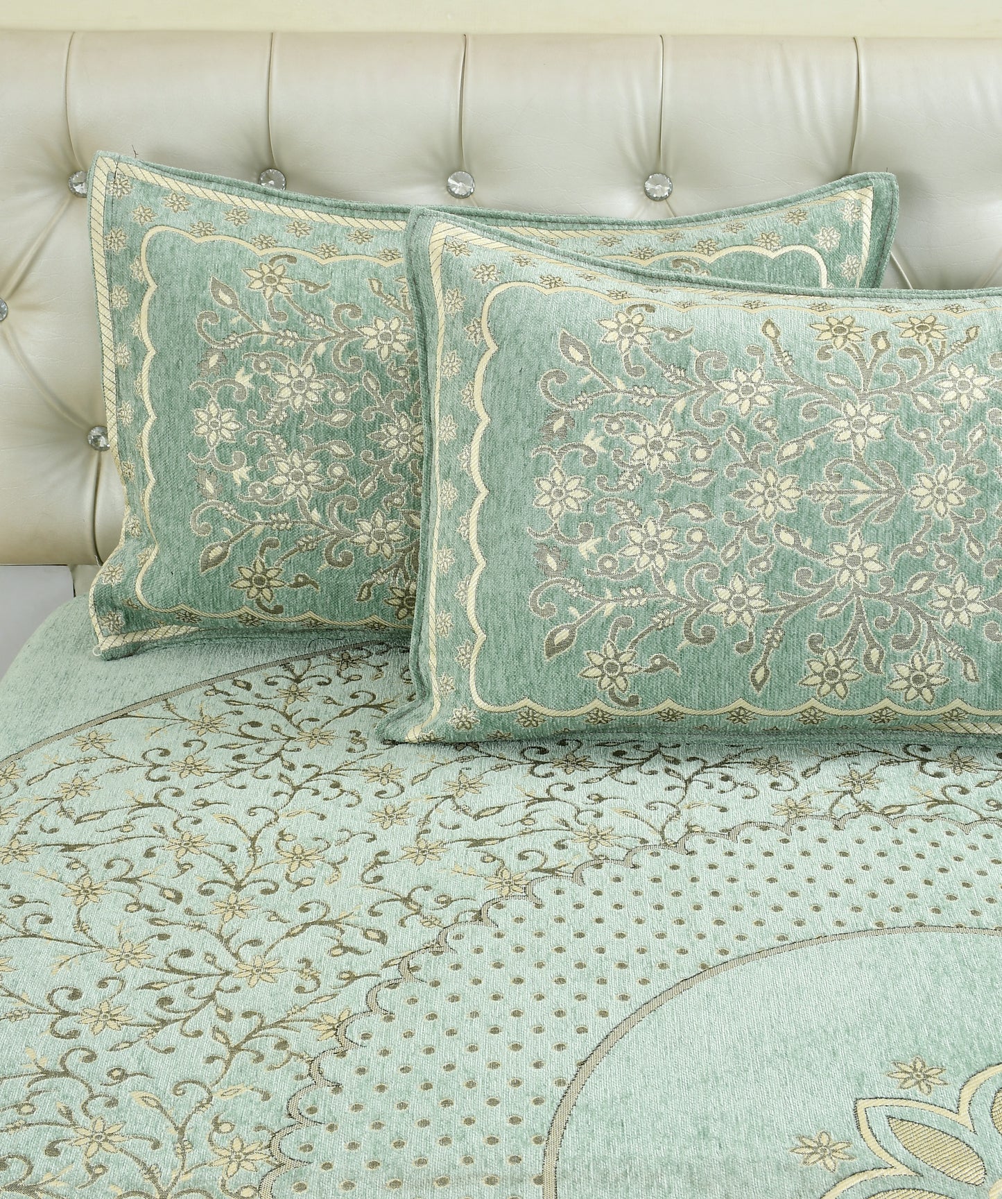 Jayvaam Luxury Velvet Bedsheet – King Size Luxury Bed Sheet – Ultra Soft, Cozy & Warm Bedding for Bedroom – Hypoallergenic & Elegant Velvet Texture (Crystal 01 Pista 100X100, Velvet Bedsheet)